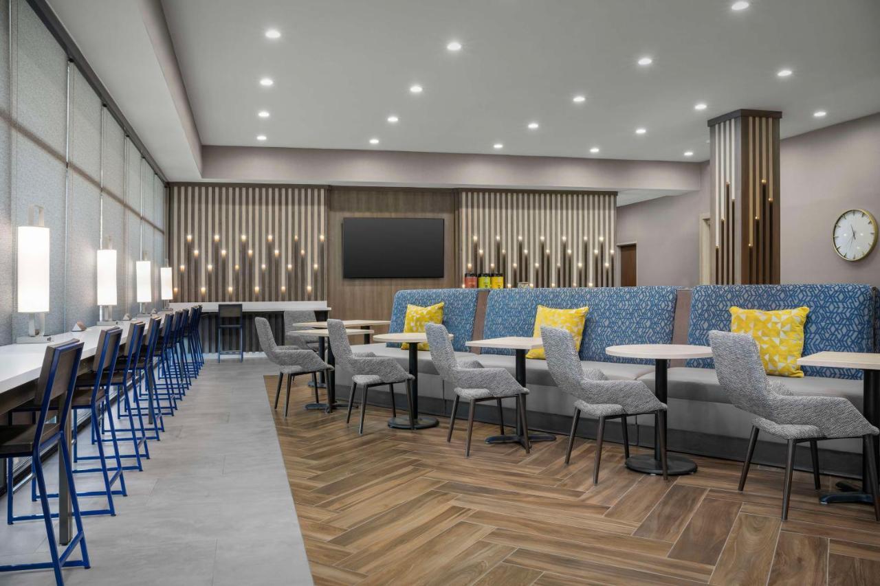 Home2 Suites By Hilton Кълман Екстериор снимка